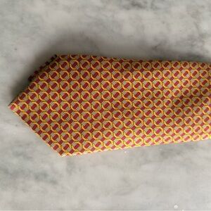 Hermes Elegant Yellow and Red Patterned Tie